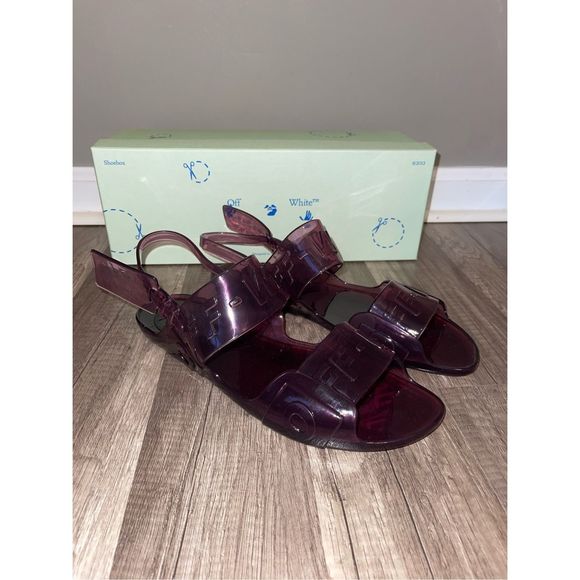 Off-White Logo-Embossed Jelly Sandals - Picture 4 of 7